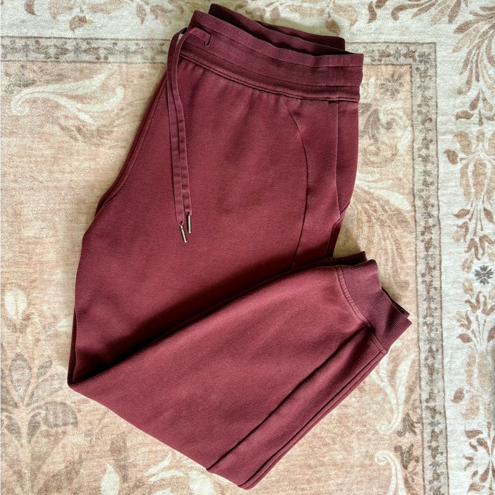 ♥️❣️Lululemon Scuba High-Rise Jogger❣️♥️ PLEASE READ